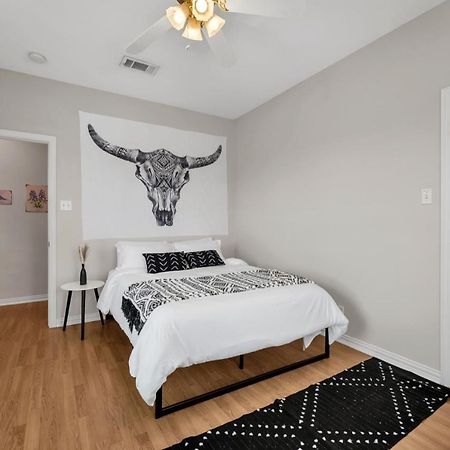 Taste Of Everything House 5 From Baylor & Magnolia Waco Exteriör bild